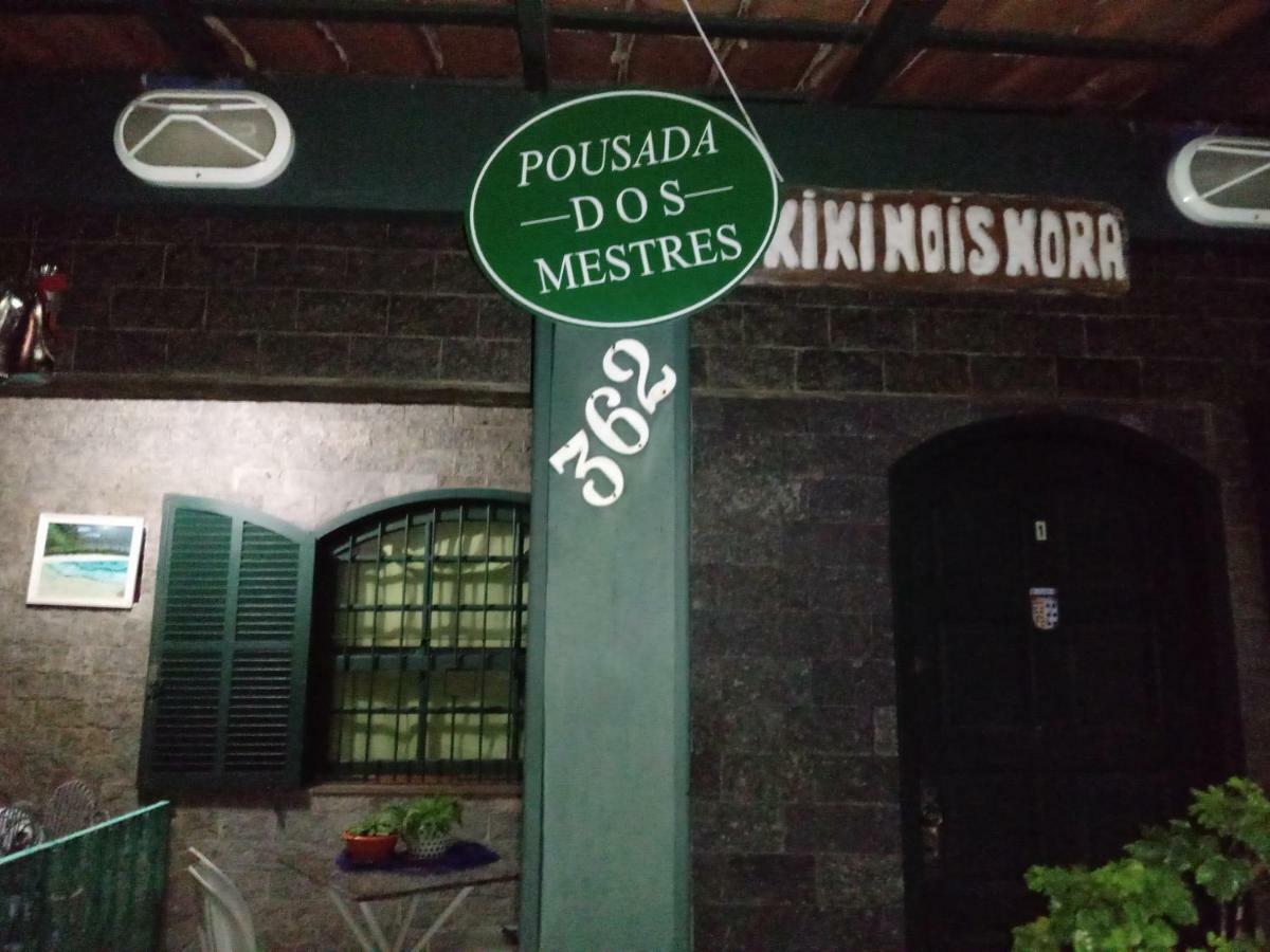 Dos Mestres Inn *